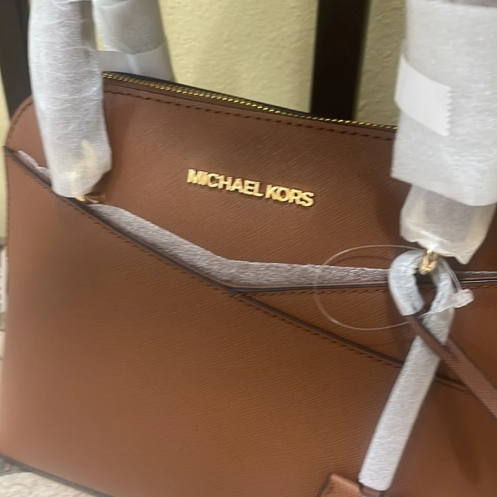 Michael Kors Jet Set Travel Medium Saffiano Leather Dome Satchel - Picture 5 of 13